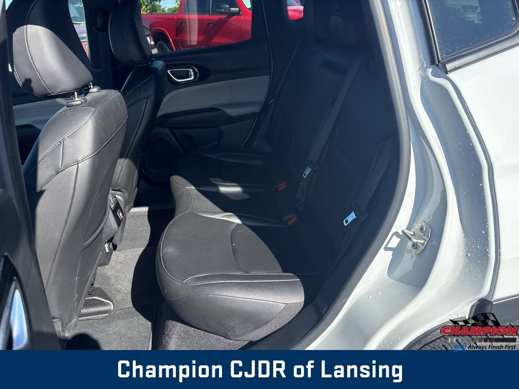 Used 2025 Jeep Compass Limited AWD/4WD image 16