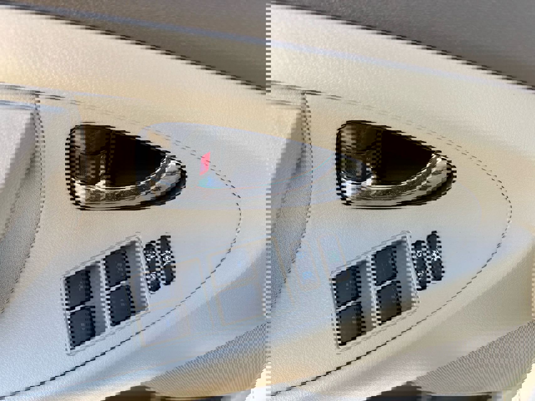 Used 2010 Toyota Camry LE image 12