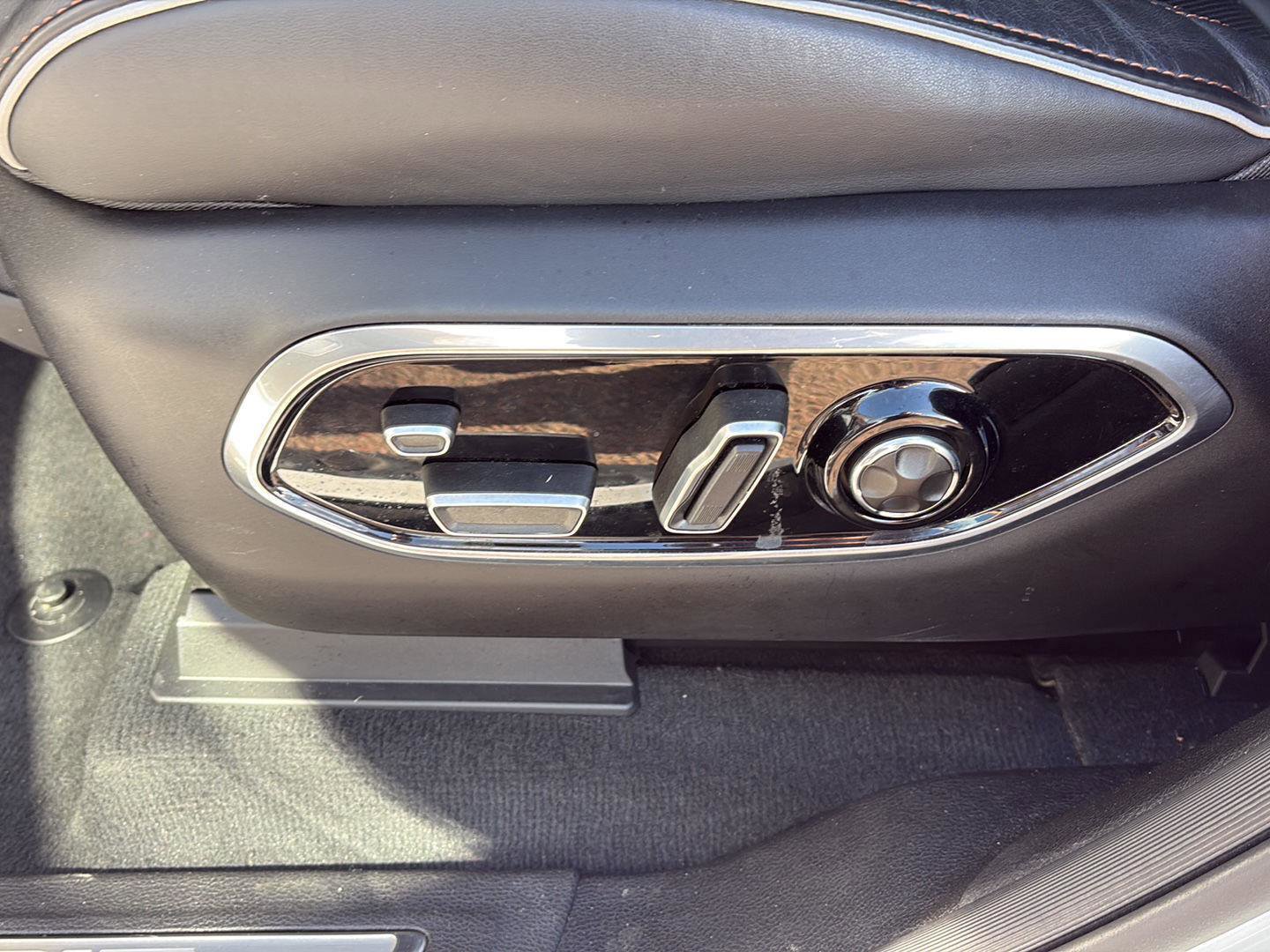 Used 2023 Jeep Grand Cherokee L Summit image 7