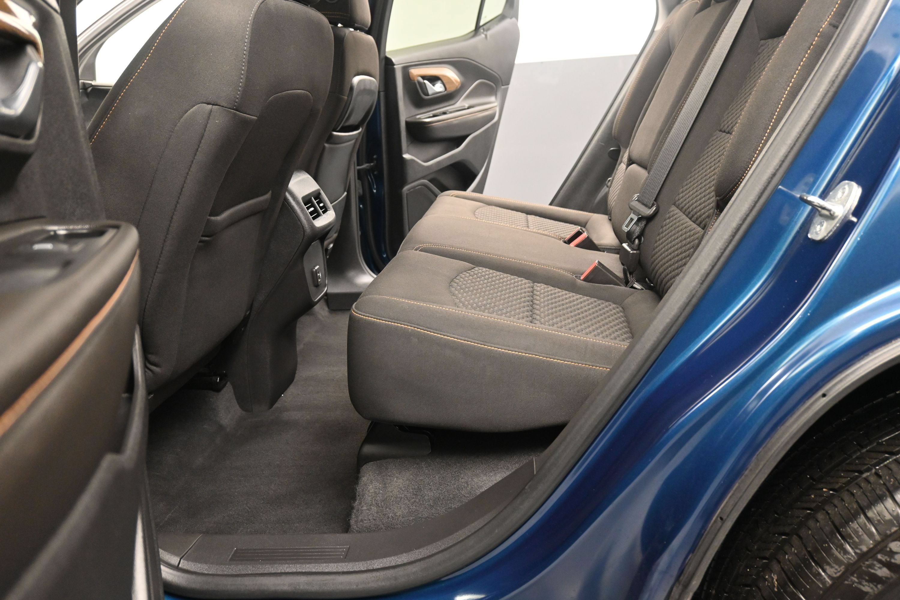 Used 2020 GMC Terrain SLE w/ Driver Convenience Package AWD/4WD image 15