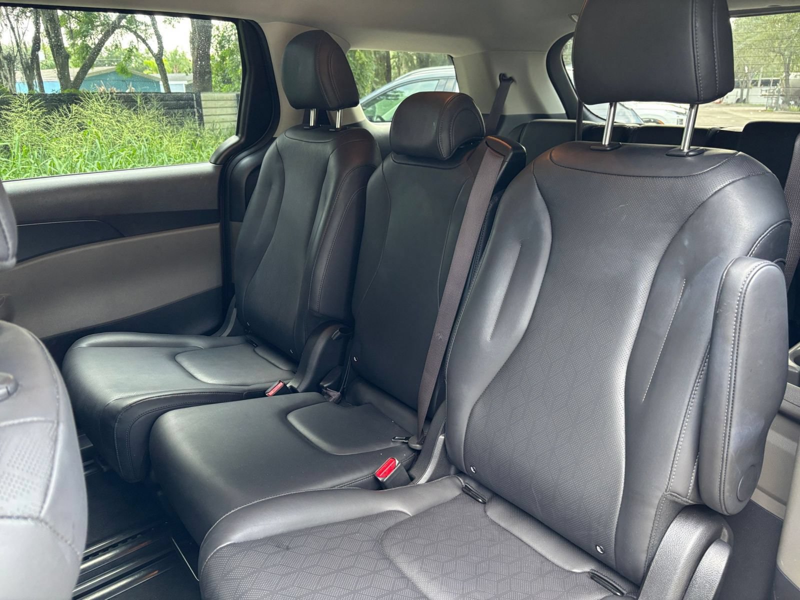 Used 2026 Kia Carnival FWD image 40