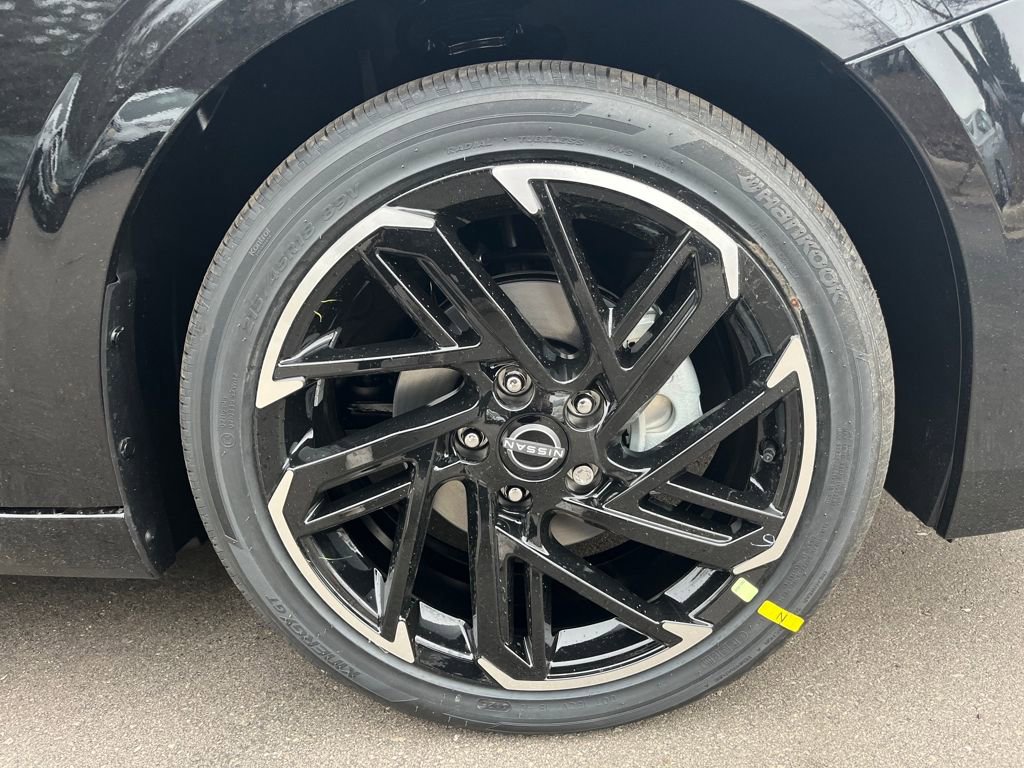 New 2026 Nissan Sentra SR w/ SR Premium Package FWD image 11