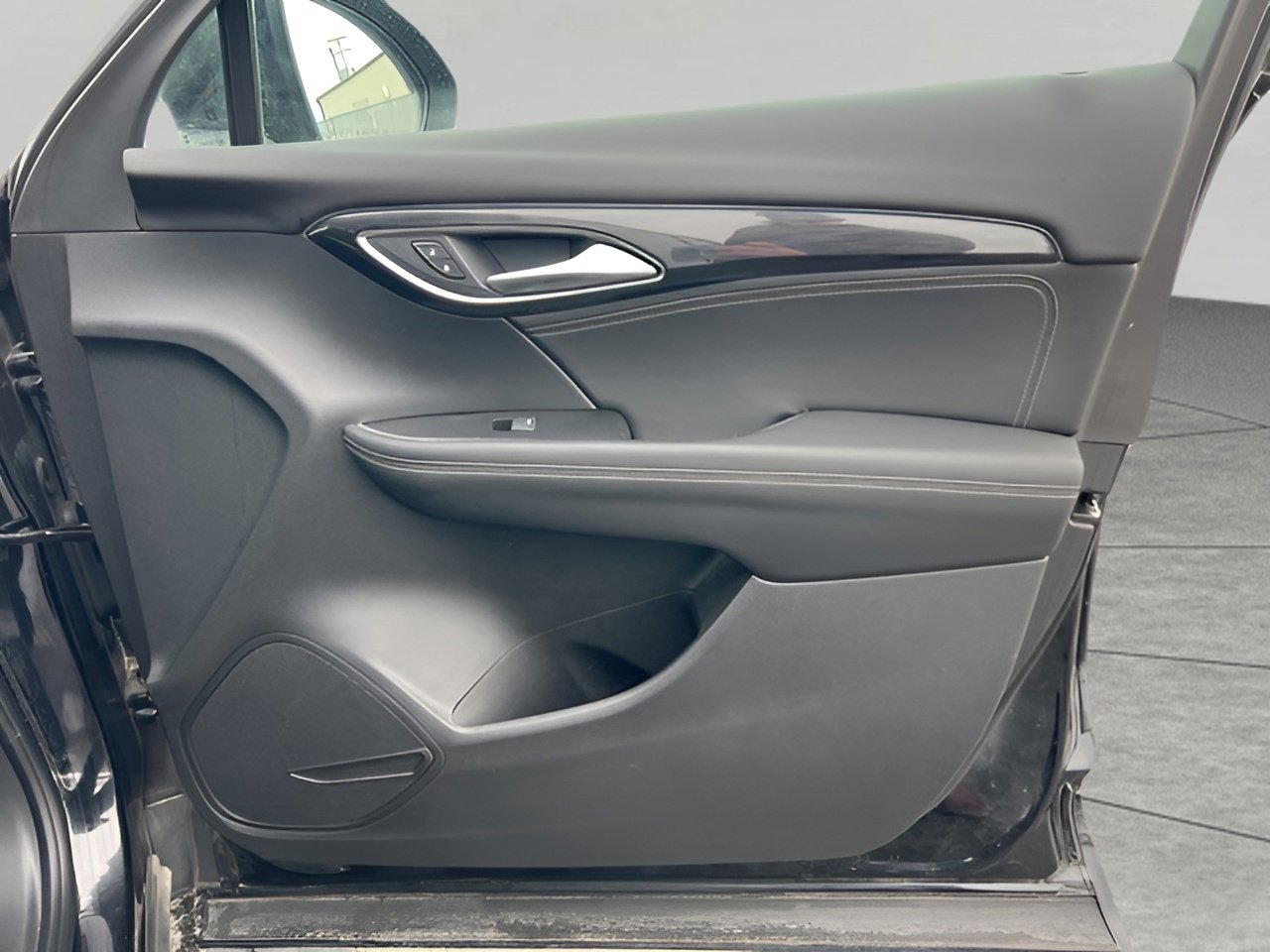 Used 2023 Buick Envision Preferred w/ Sport Touring Package image 33