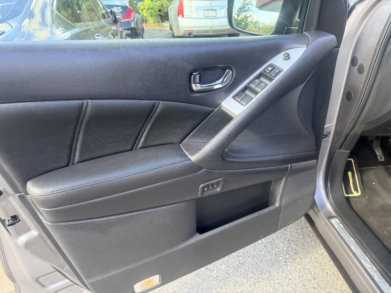 Used 2012 Nissan Murano SL AWD/4WD image 8