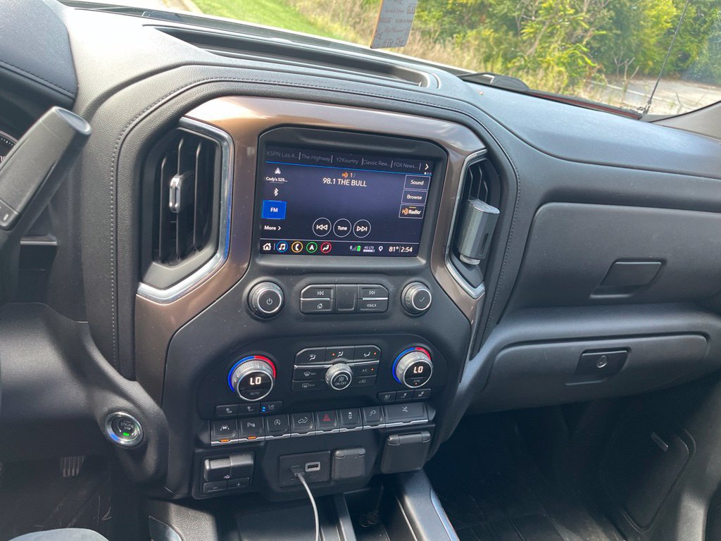 Used 2019 Chevrolet Silverado 1500 High Country w/ High Country Premium Package AWD/4WD image 8