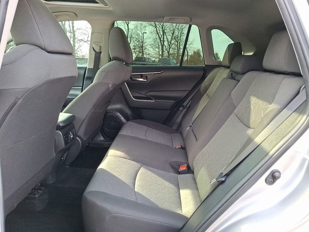 Used 2021 Toyota RAV4 XLE w/ Convenience Package AWD/4WD image 13
