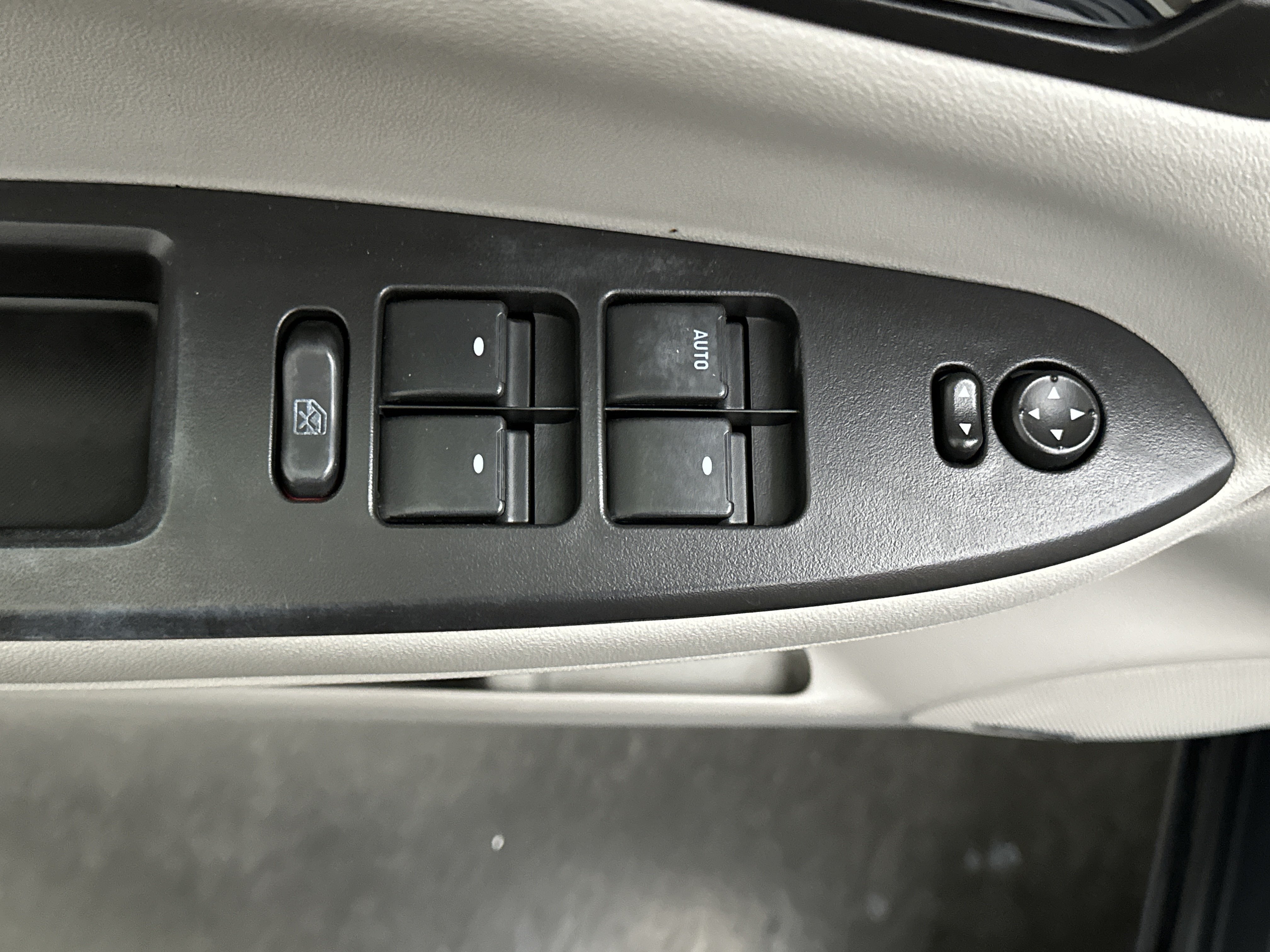 Used 2008 Chevrolet Impala LTZ FWD image 16