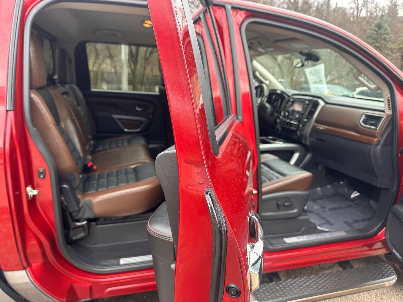 Used 2017 Nissan Titan Platinum Reserve AWD/4WD image 7