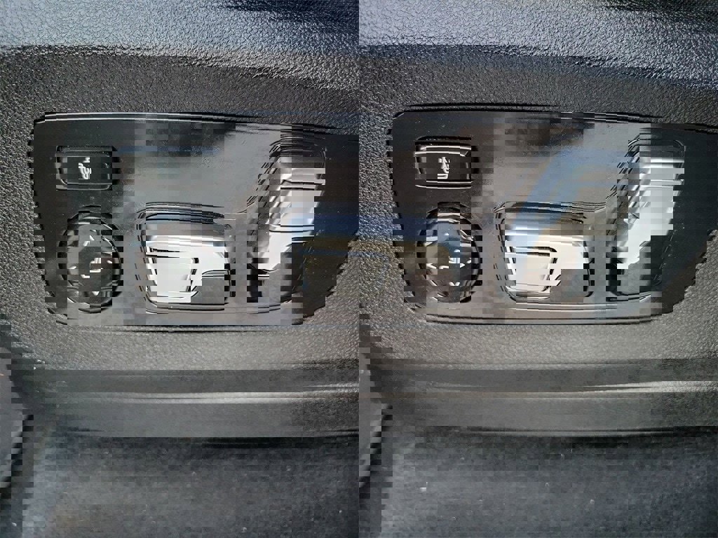 Used 2024 BMW X7 xDrive40i image 17