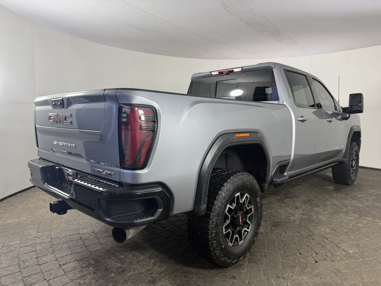 Used 2026 GMC Sierra 2500 AT4X AWD/4WD image 9