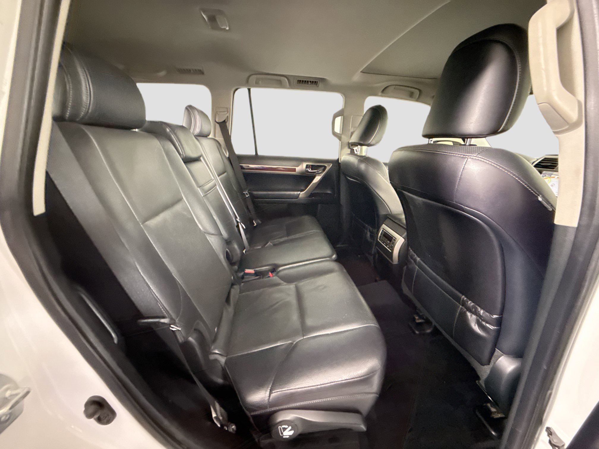 Used 2017 Lexus GX 460 Premium w/ Premium Package AWD/4WD image 27