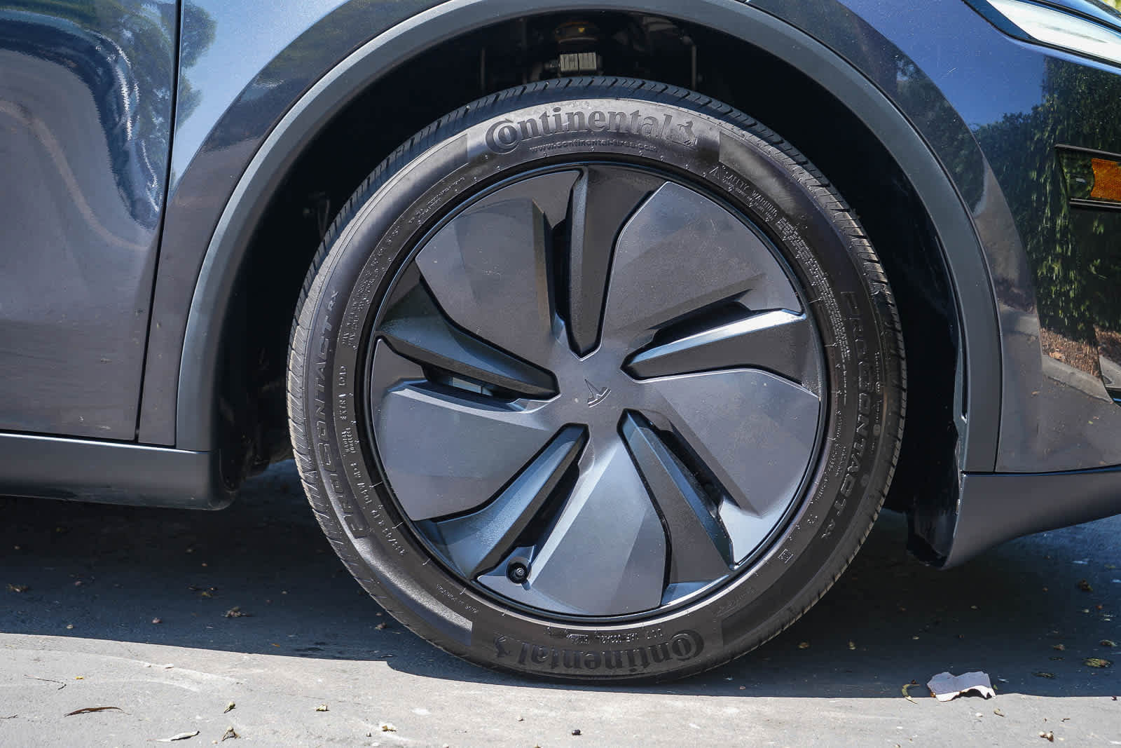 Used 2026 Tesla Model Y AWD image 9