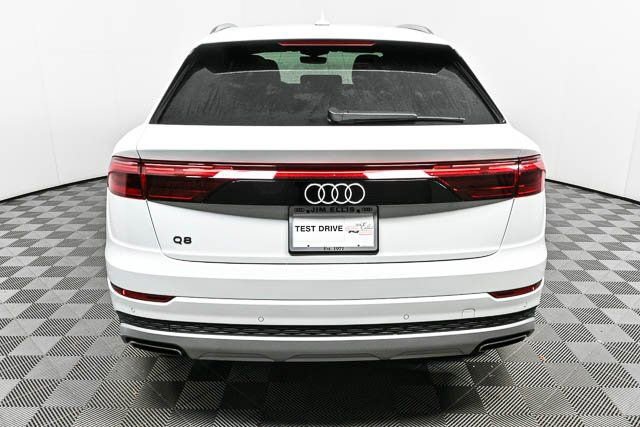 Used 2025 Audi Q8 Premium AWD/4WD image 24
