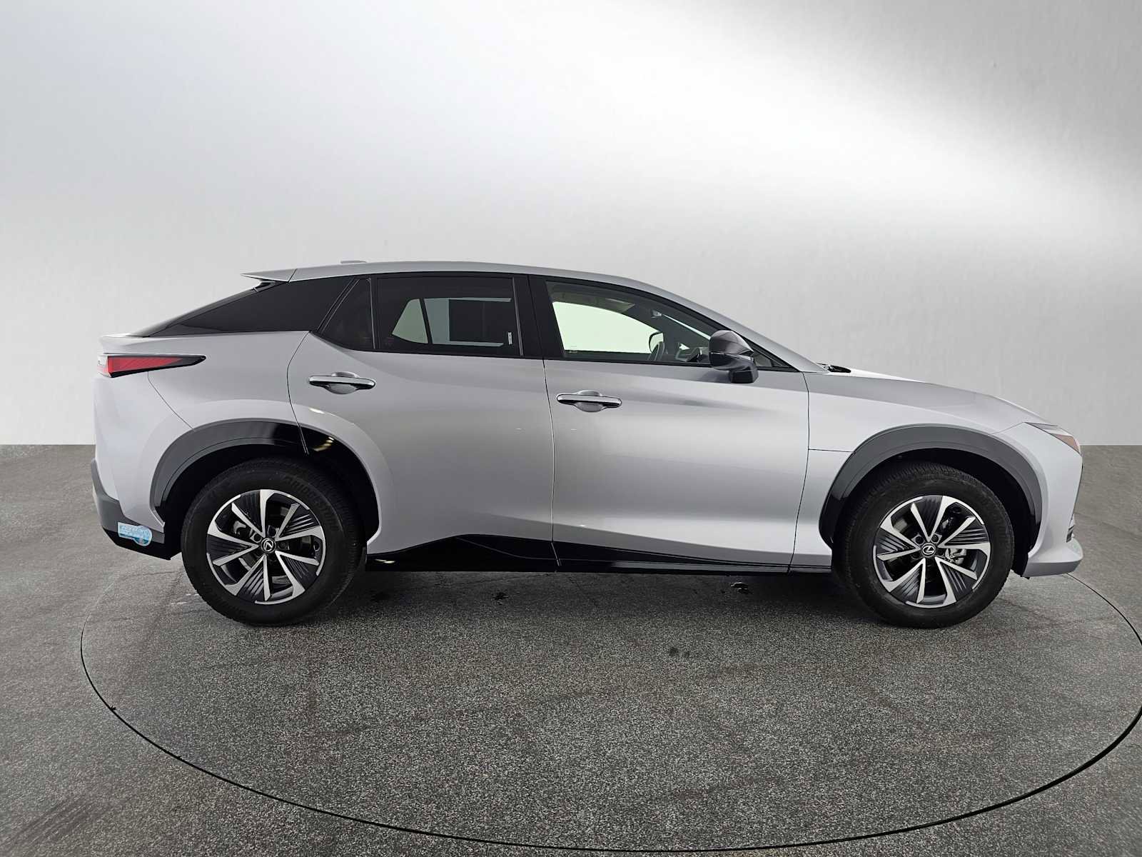 Used 2024 Lexus RZ 300e Premium image 2