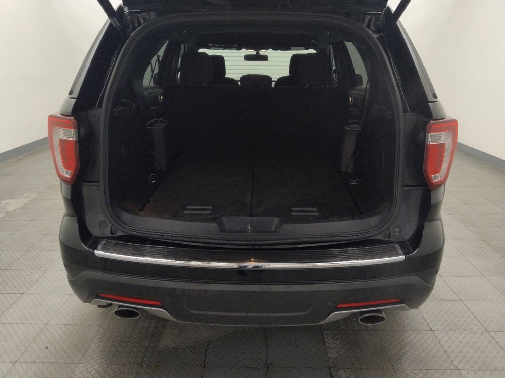 Used 2018 Ford Explorer XLT w/ Equipment Group 201A FWD image 29