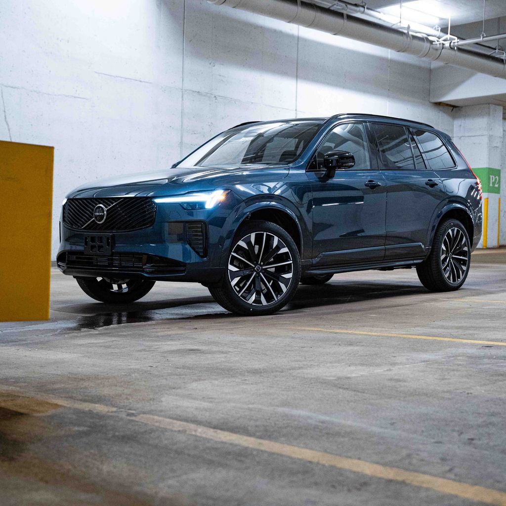 New 2026 Volvo XC90 T8 Ultra