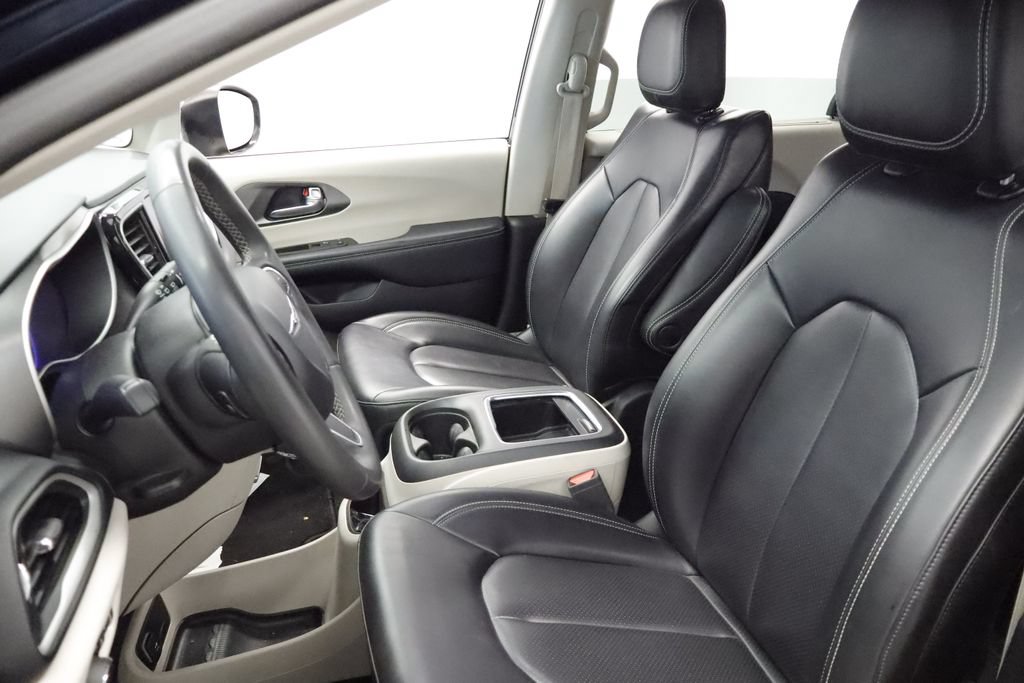 Certified 2023 Chrysler Pacifica Touring-L FWD image 23