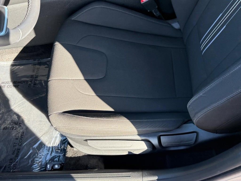 Used 2023 Hyundai Elantra SEL w/ Convenience Package image 18