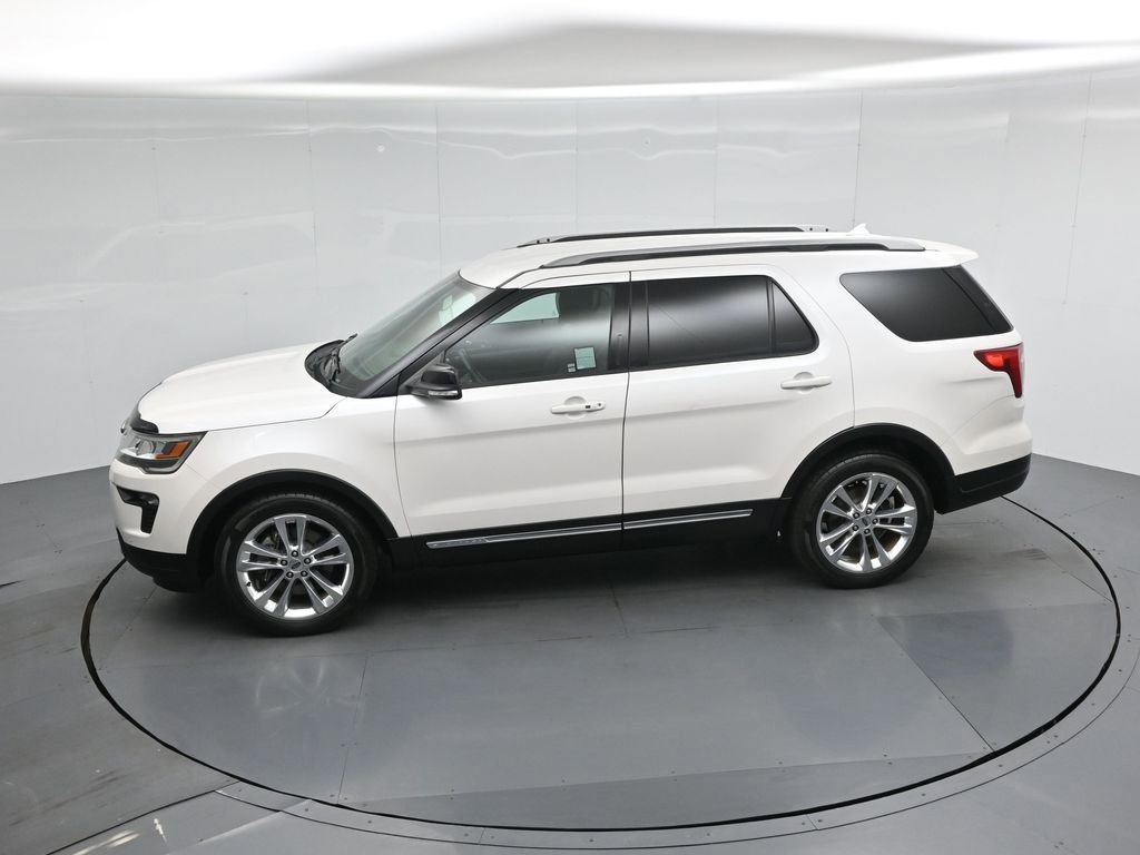Certified 2018 Ford Explorer XLT w/ Equipment Group 202A FWD image 43