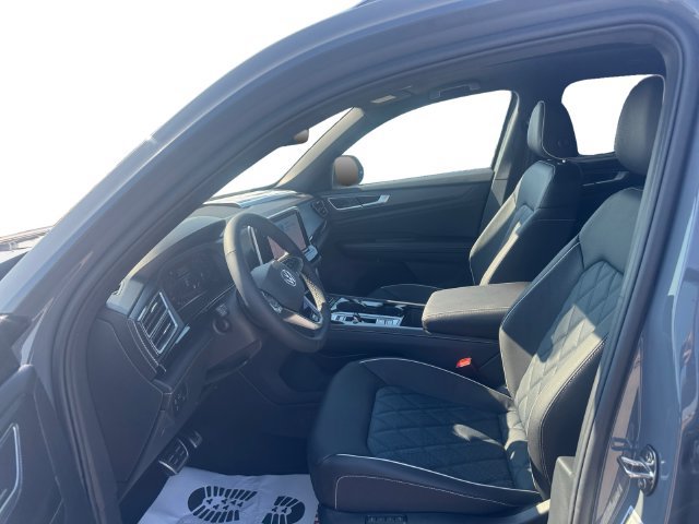 New 2026 Volkswagen Atlas Cross Sport SEL Premium R-Line AWD/4WD image 9