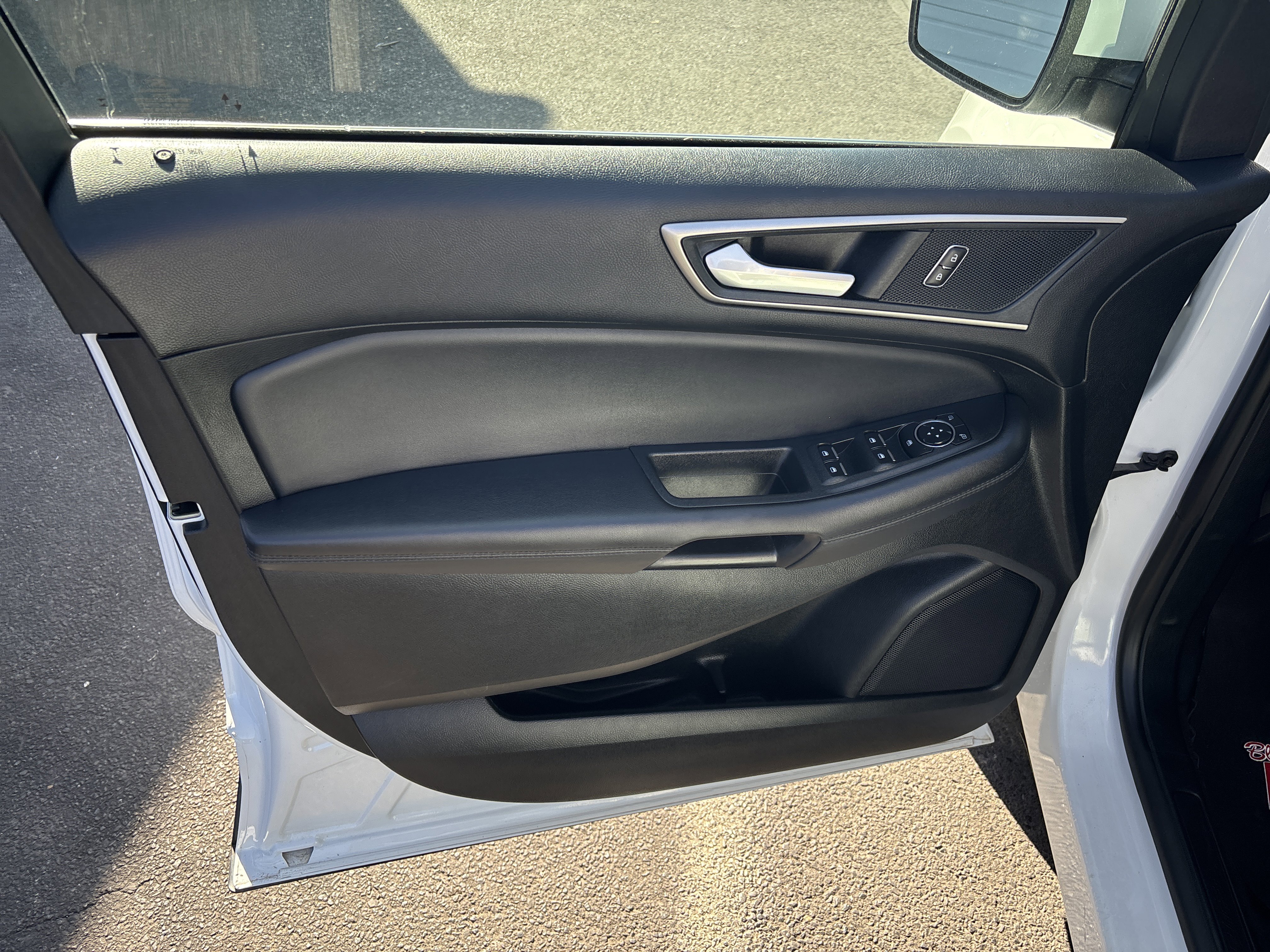 Used 2024 Ford Edge SEL image 16