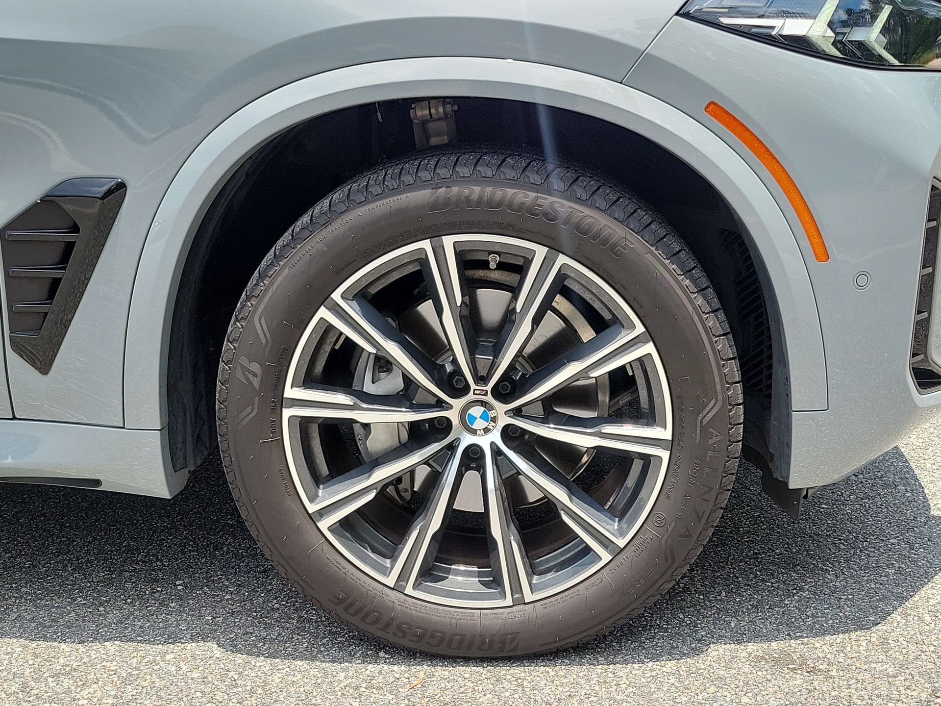 Used 2024 BMW X5 sDrive40i w/ M Sport Package RWD image 6