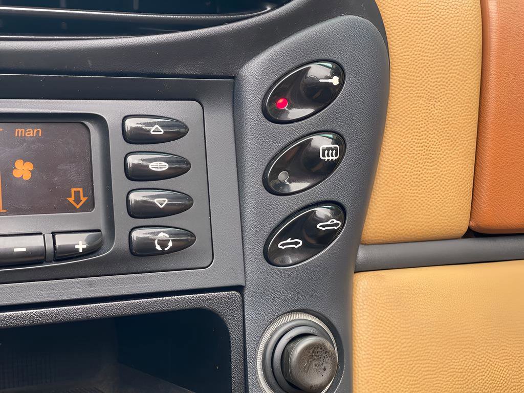 Used 2000 Porsche Boxster image 23