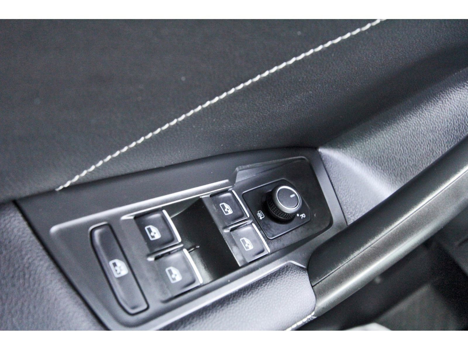 Used 2024 Volkswagen Tiguan SE w/ MDO Package, Three-Row image 20