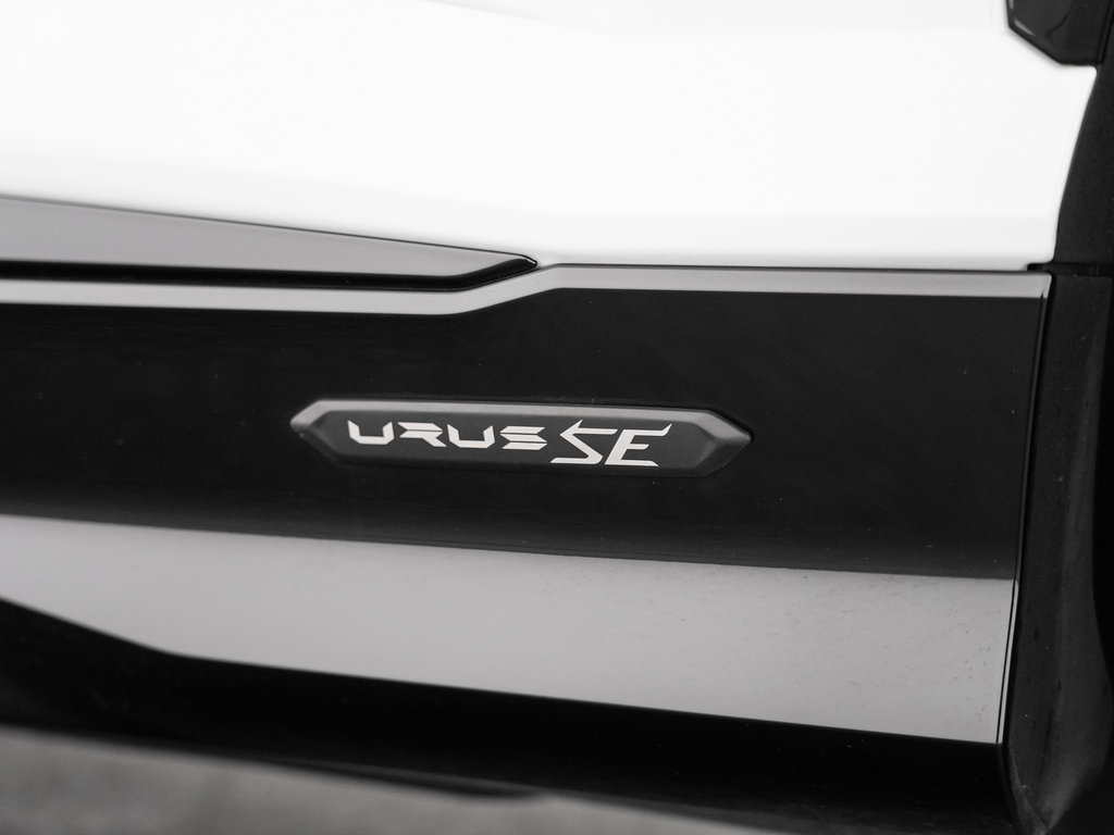 Used 2025 Lamborghini Urus SE AWD/4WD image 46