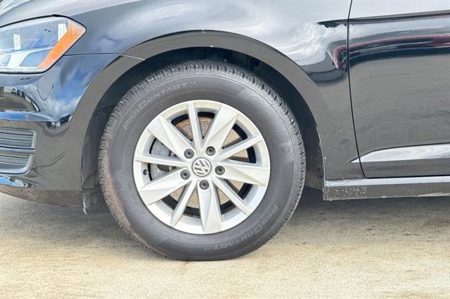 Used 2016 Volkswagen Golf S image 30