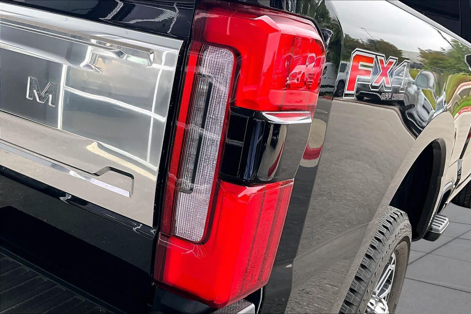 Used 2026 Ford F250 Platinum w/ Platinum Plus Package AWD/4WD image 28