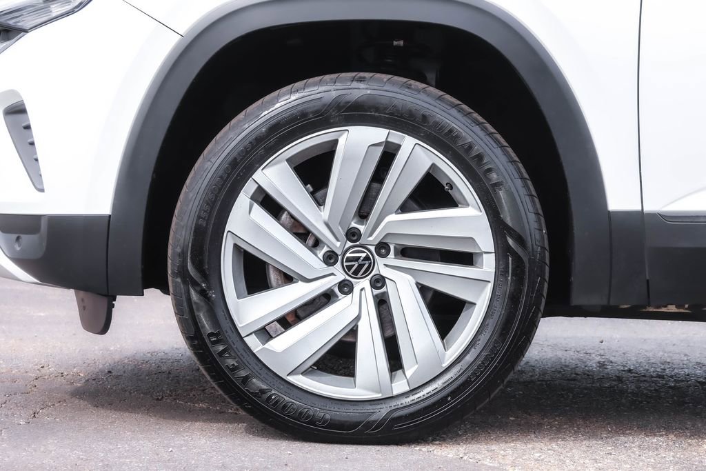 Used 2023 Volkswagen Atlas Cross Sport SE AWD/4WD image 16