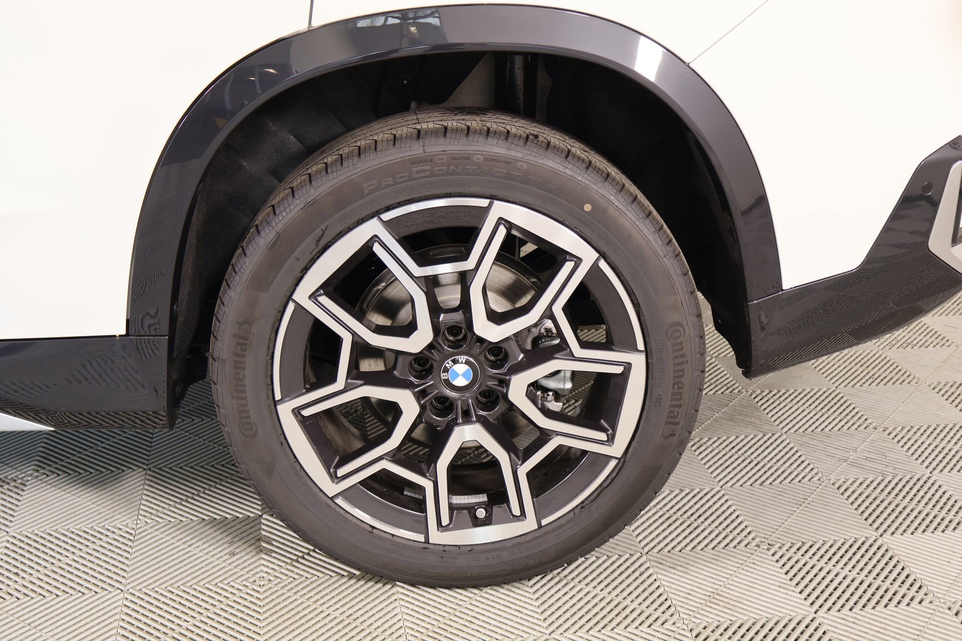 New 2026 BMW X1 xDrive28i w/ Technology Package AWD/4WD image 19