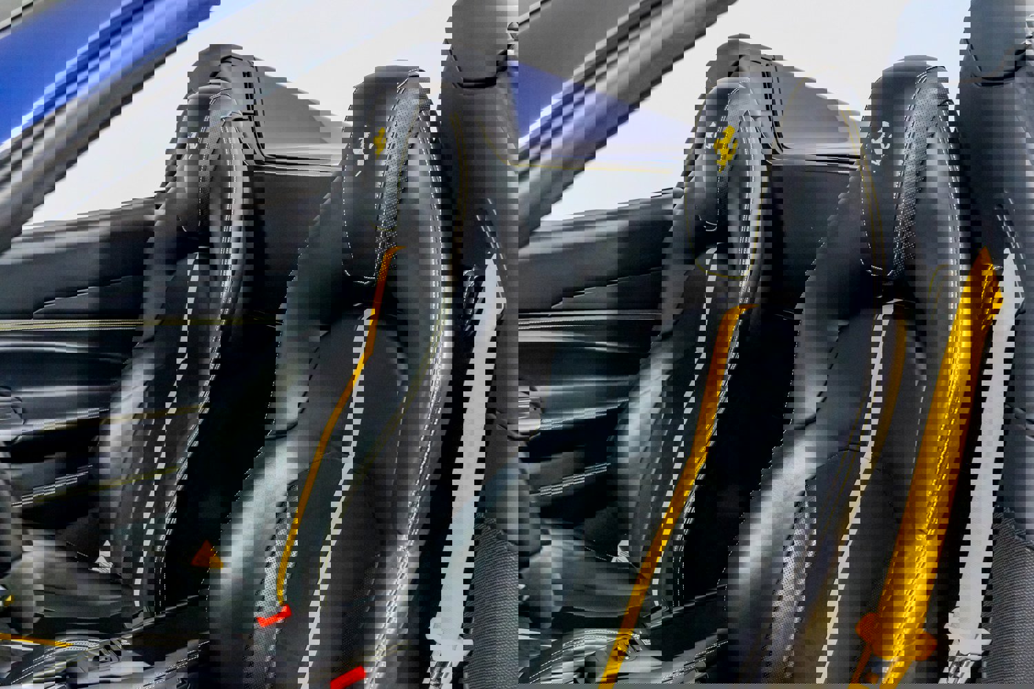 Used 2023 Ferrari F8 Tributo image 32