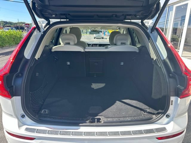 Certified 2024 Volvo XC60 T8 Core w/ Climate Package AWD/4WD image 11