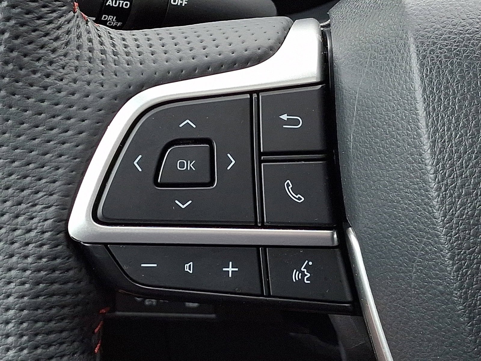 Used 2025 Toyota Sienna XSE FWD image 22
