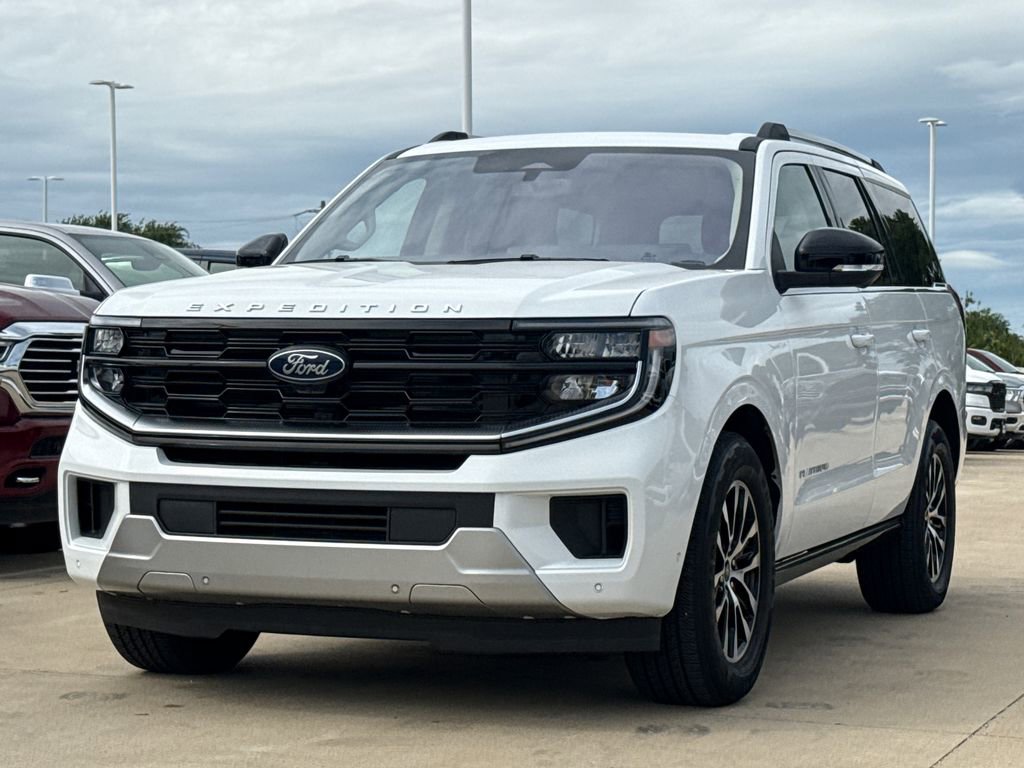 Used 2025 Ford Expedition Platinum AWD/4WD image 3