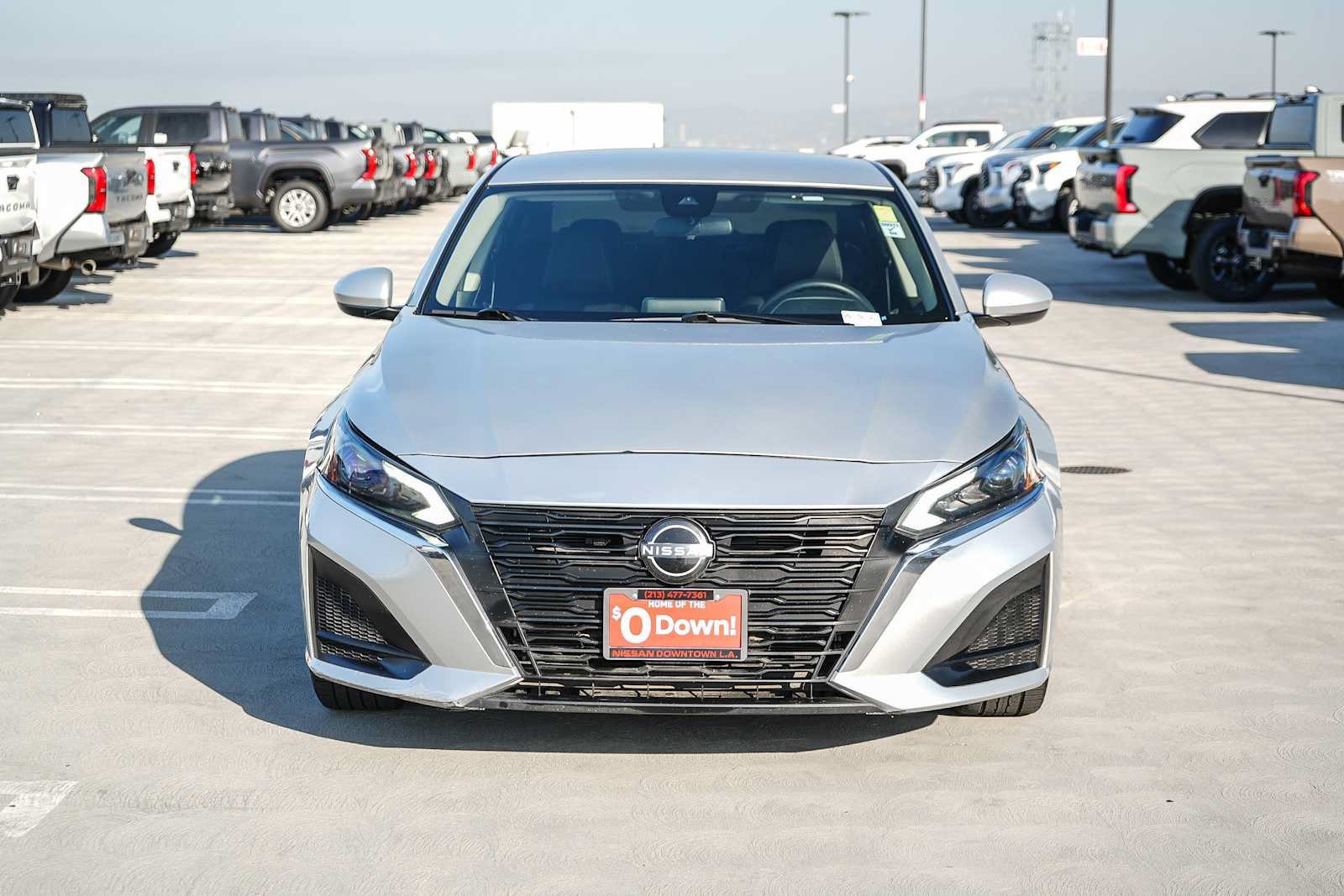 Used 2023 Nissan Altima 2.5 SV FWD image 2