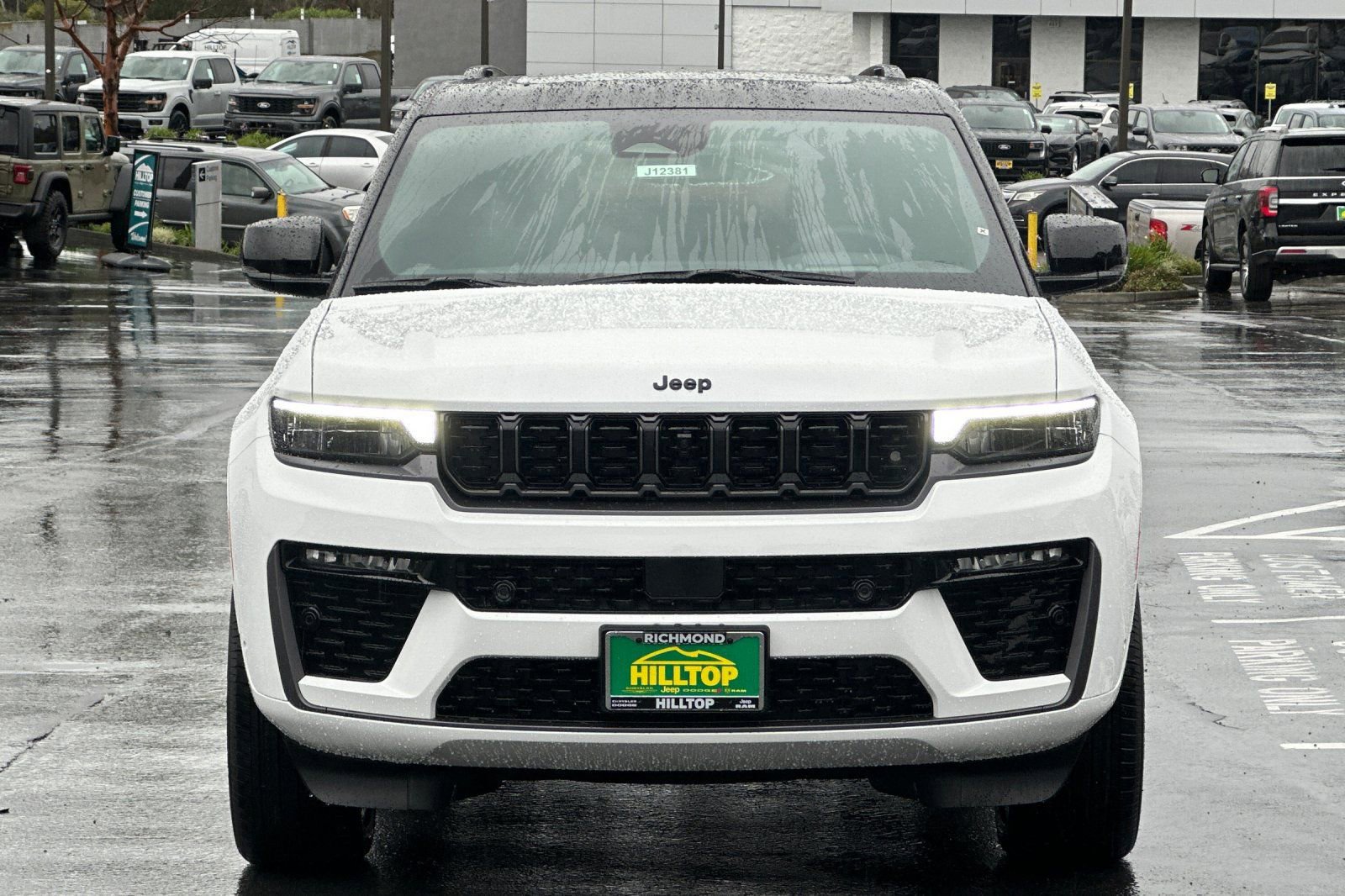 New 2026 Jeep Grand Cherokee Summit image 9