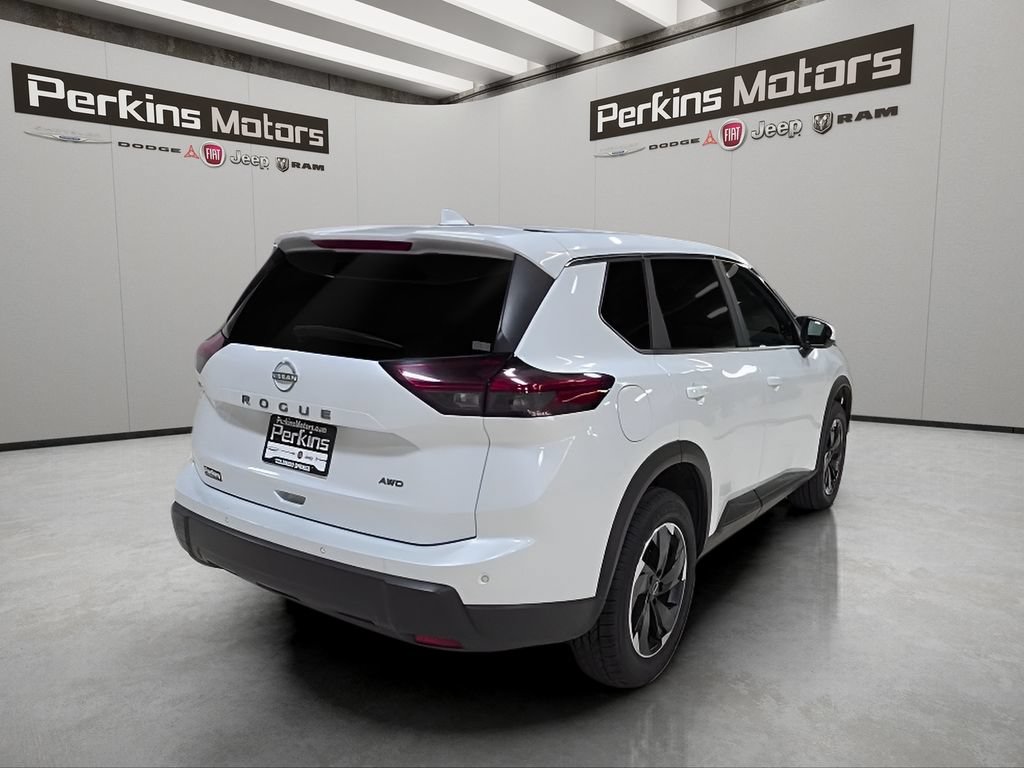 Used 2025 Nissan Rogue SV AWD/4WD image 5