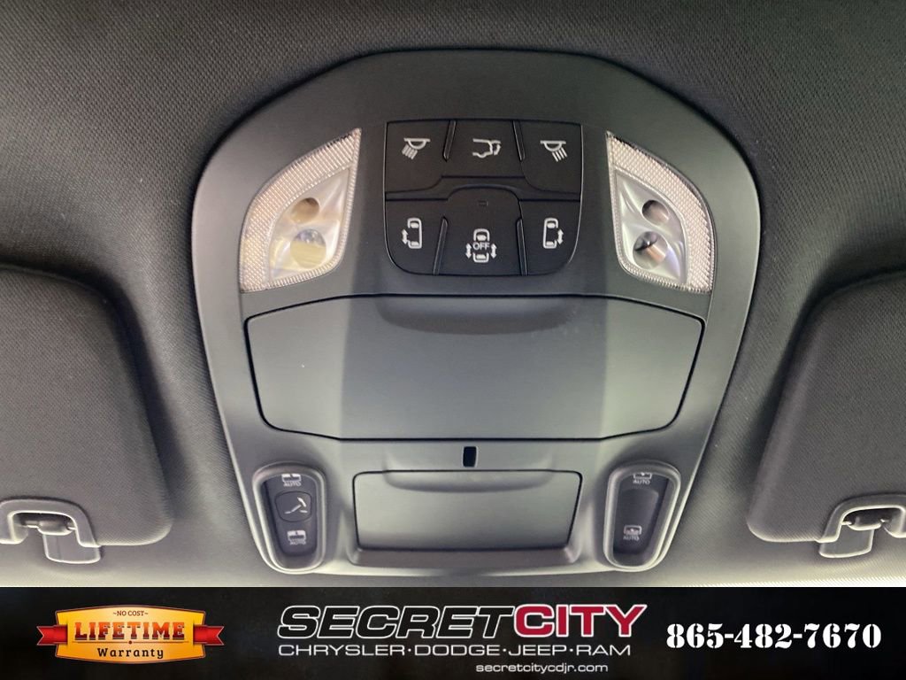 New 2026 Chrysler Pacifica Select w/ S Appearance Package image 22
