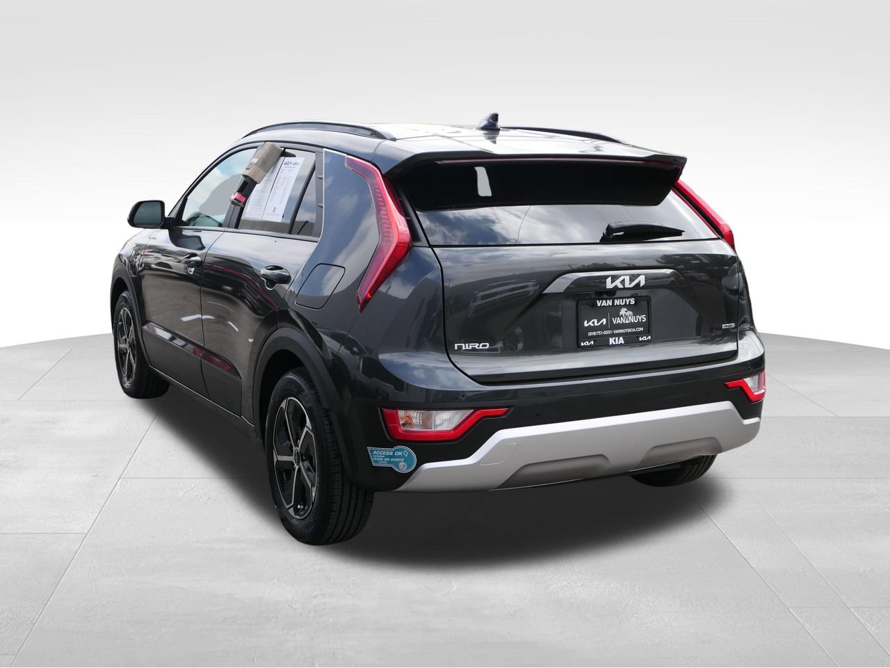 Used 2025 Kia Niro EX image 6