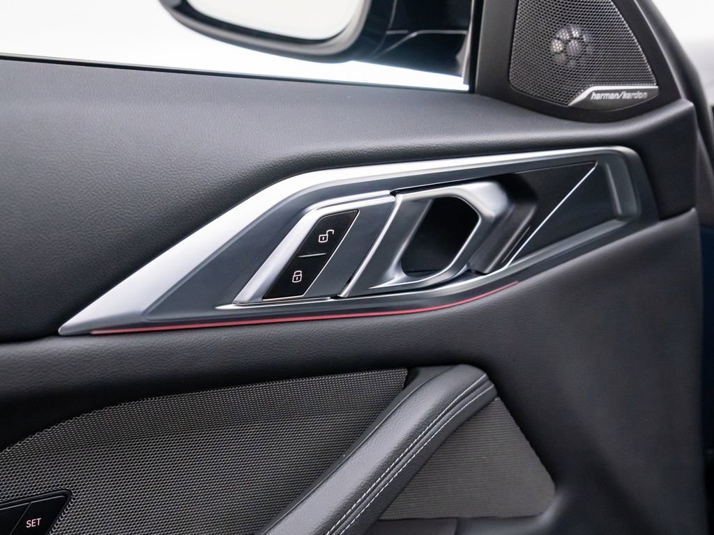 Used 2025 BMW 440i xDrive Coupe w/ Premium Package image 14