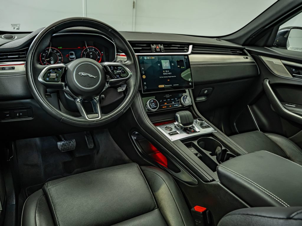 Used 2025 Jaguar F-PACE R-Dynamic S AWD/4WD image 31