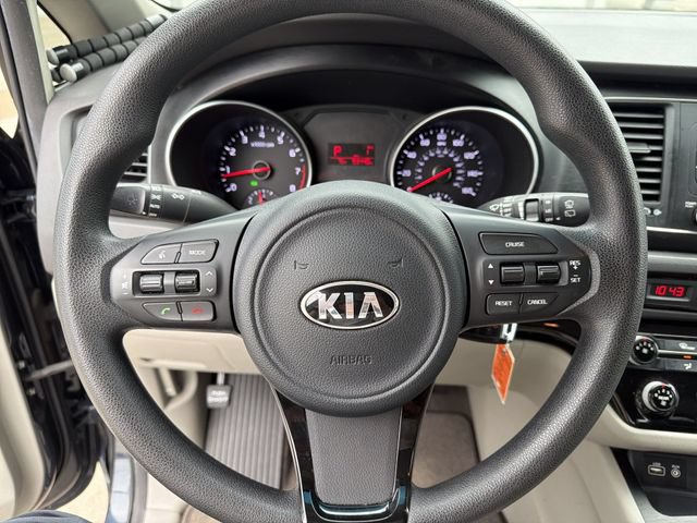 Used 2015 Kia Sedona LX FWD image 16