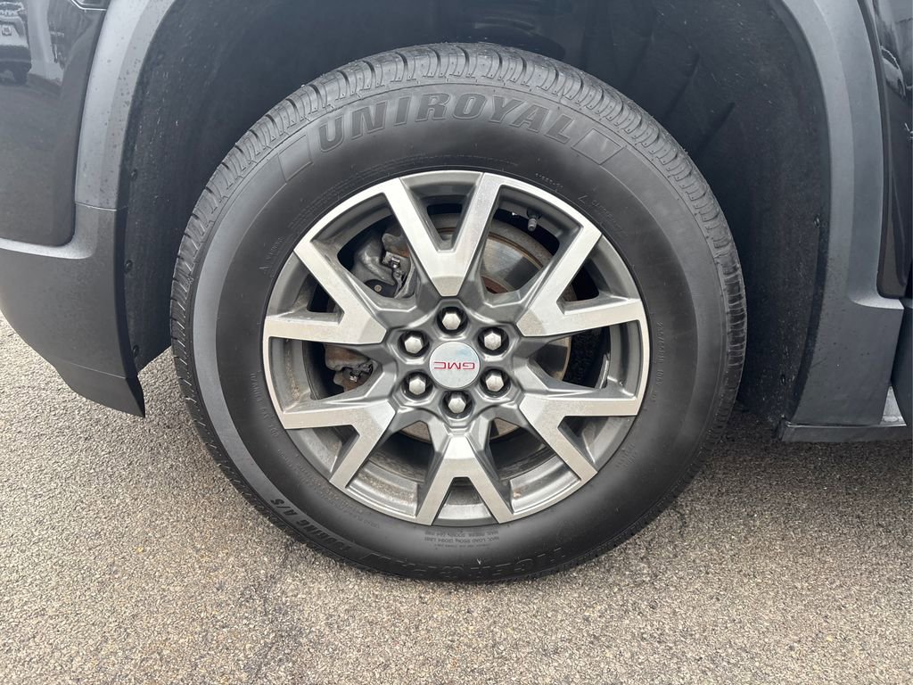 Used 2023 GMC Acadia SLE w/ Driver Convenience Package image 12