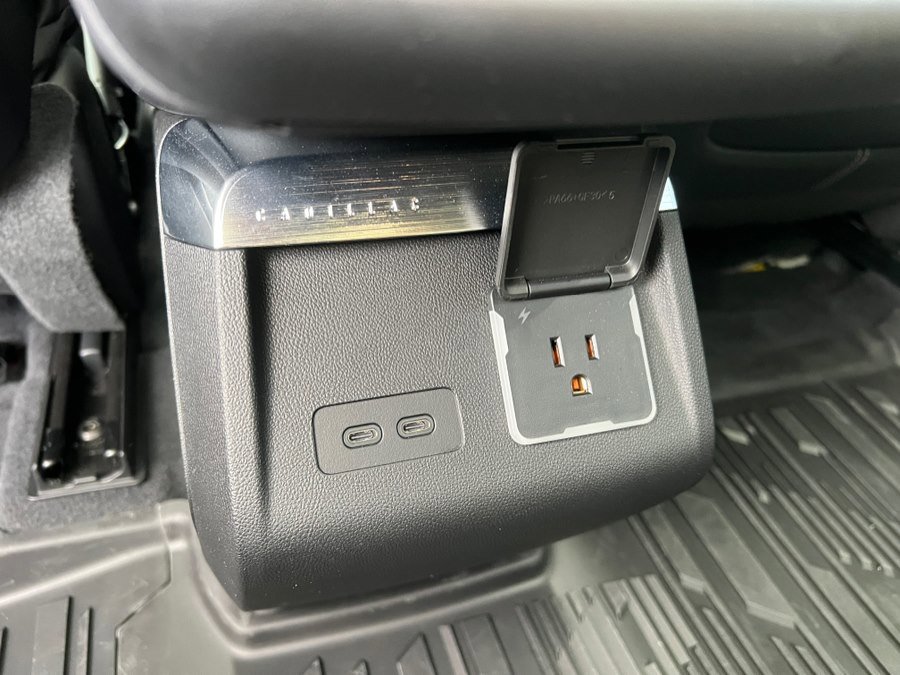 Used 2024 Cadillac Lyriq Luxury w/ LPO, Floor Liner Package image 47