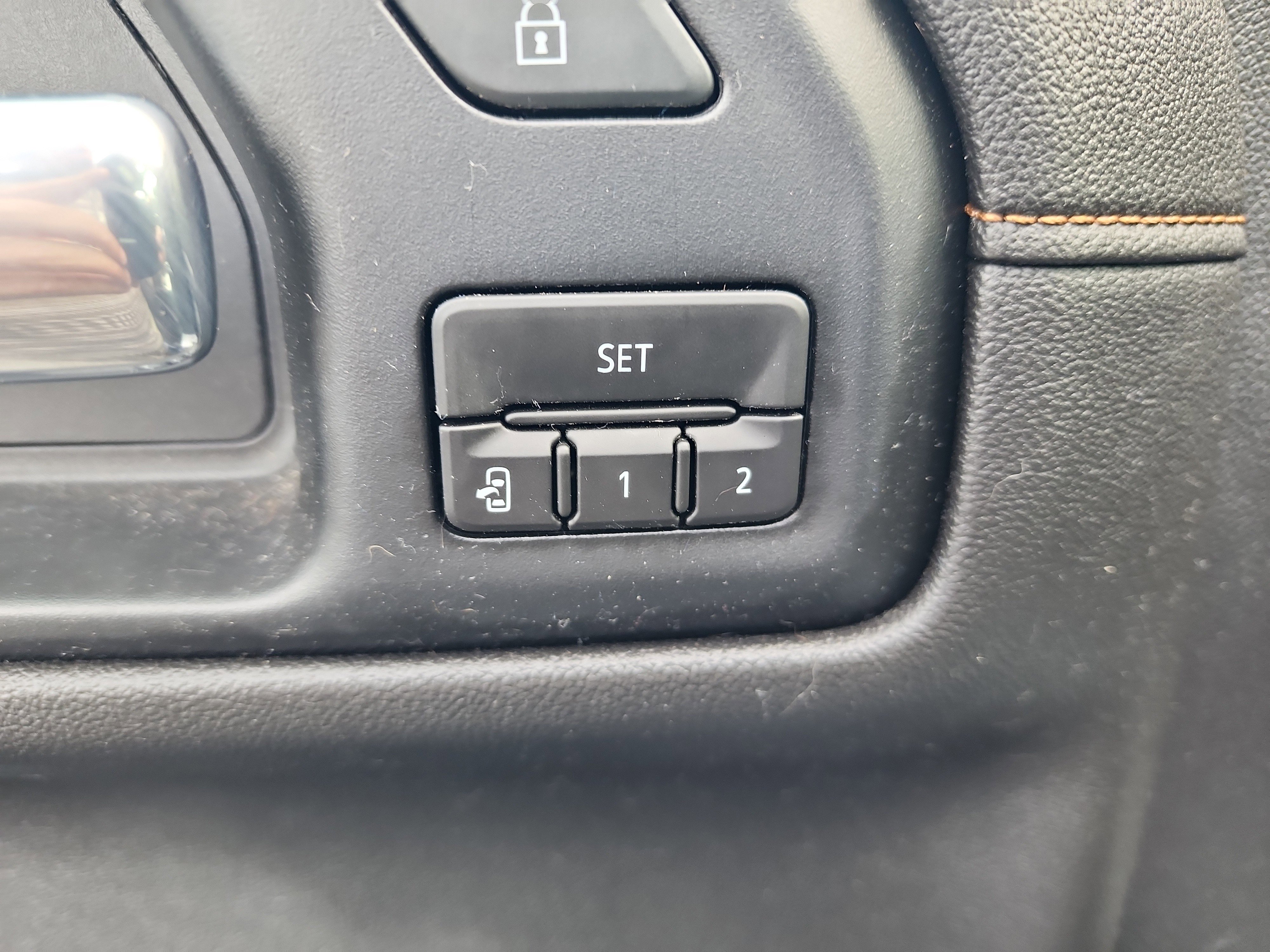 Certified 2020 GMC Sierra 1500 AT4 w/ AT4 Premium Package AWD/4WD image 13