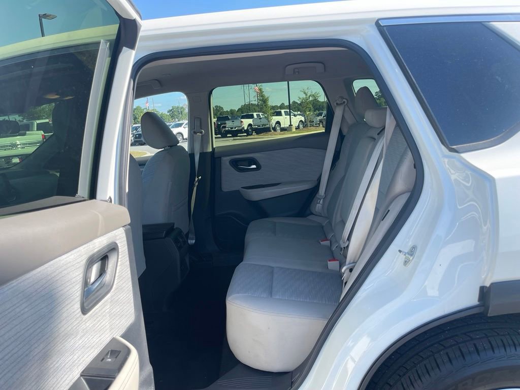 Used 2023 Nissan Rogue SV FWD image 35
