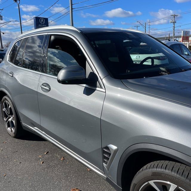 Used 2024 BMW X5 xDrive40i w/ Premium Package image 9